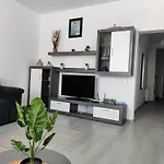View Διαμέρισμα *